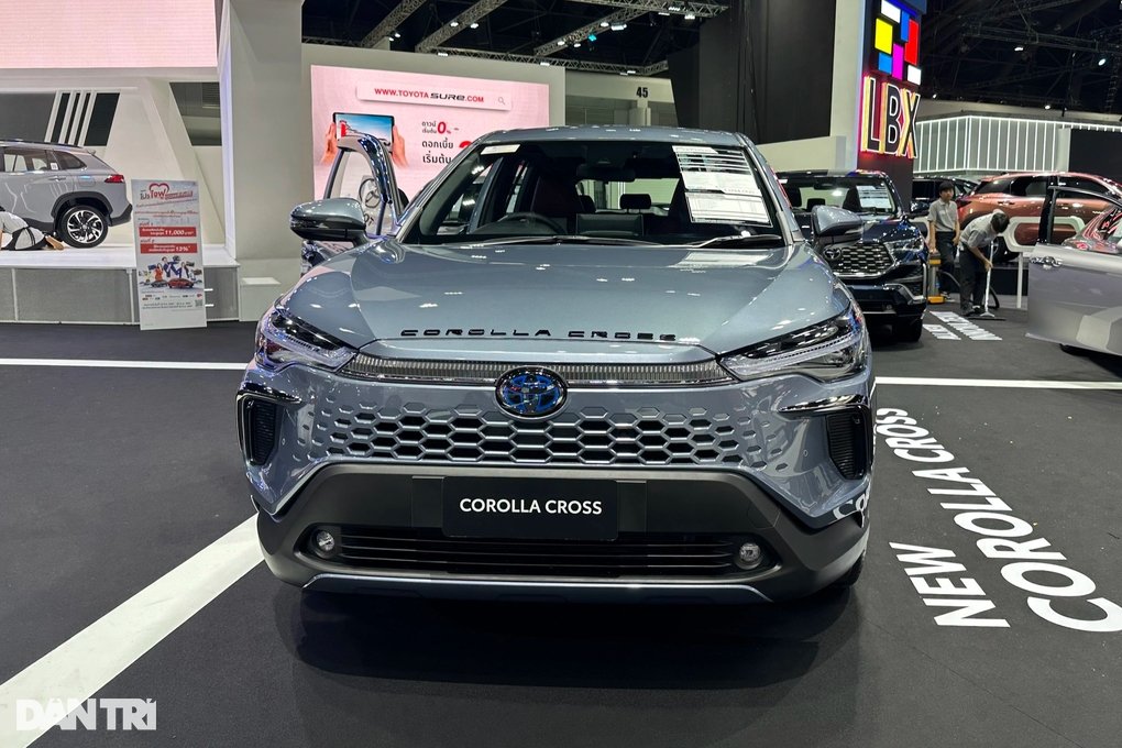 `Soi` Toyota Corolla Cross 2024 is coming to Vietnam, will it make a difference? 1