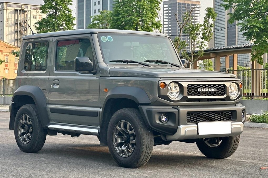 Suzuki Jimny `super glides` on the used car floor, the transfer price is more expensive than buying a new car 2