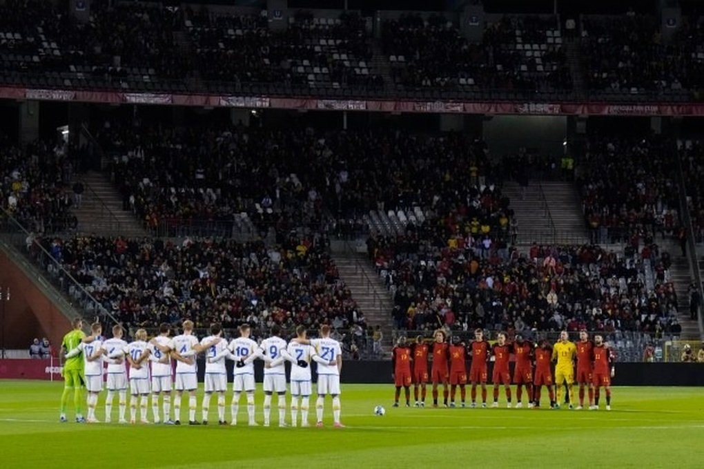 The match between Sweden and Belgium had to be canceled midway because two fans were shot dead 2